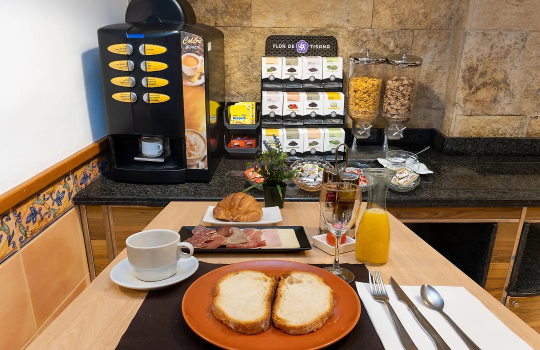 Hotel Ripoll-1