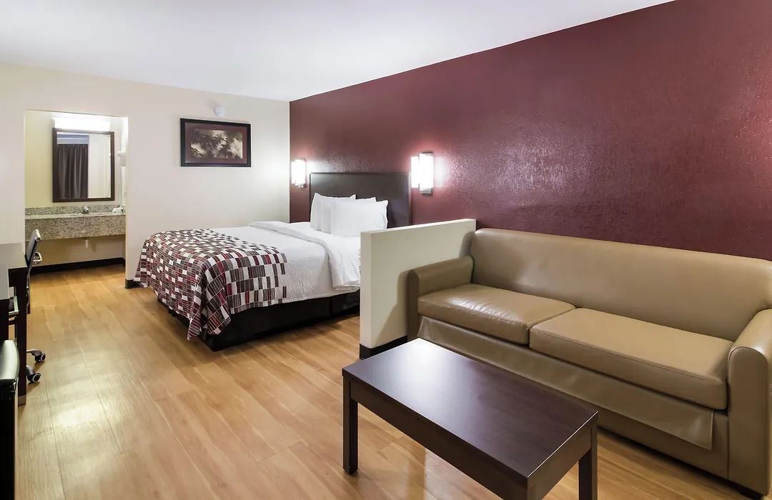 Red Roof Inn & Suites Commerce - Athens-1