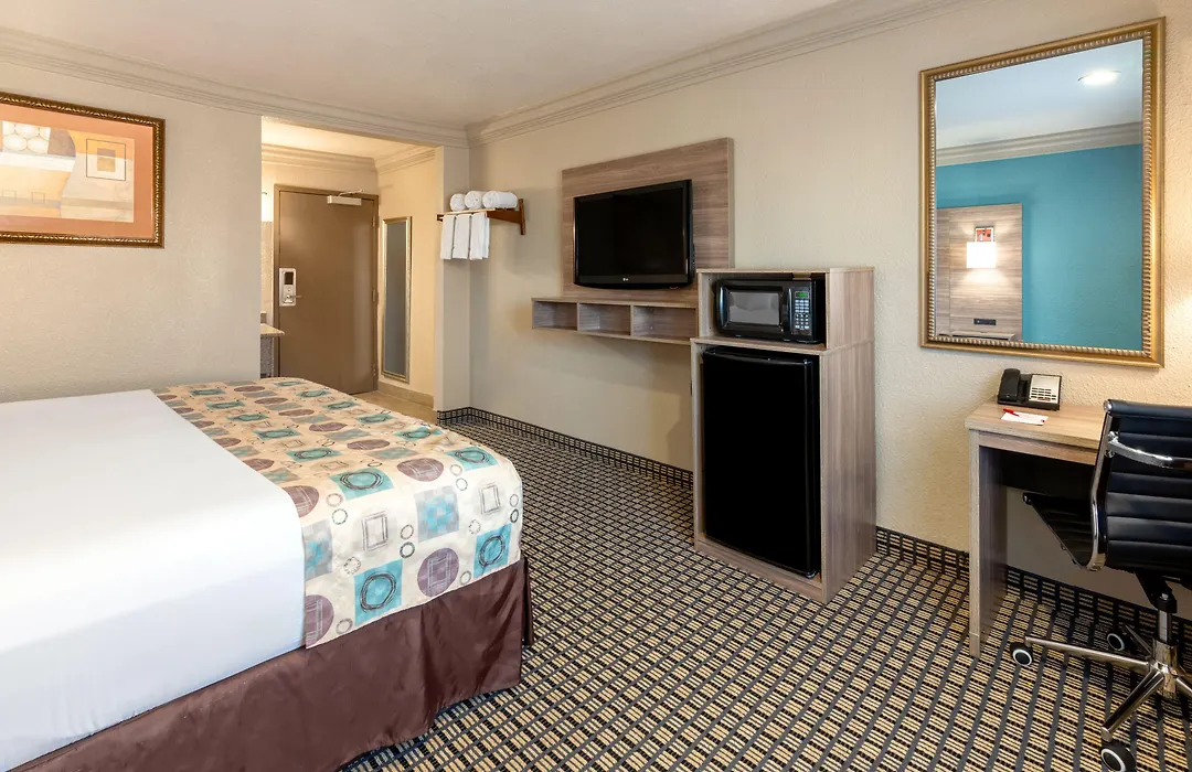 Red Lion Inn & Suites Houston Iah Airport-1