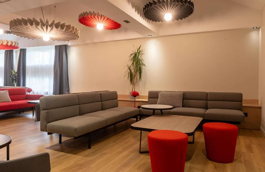 ibis Lyon Est Bron-1