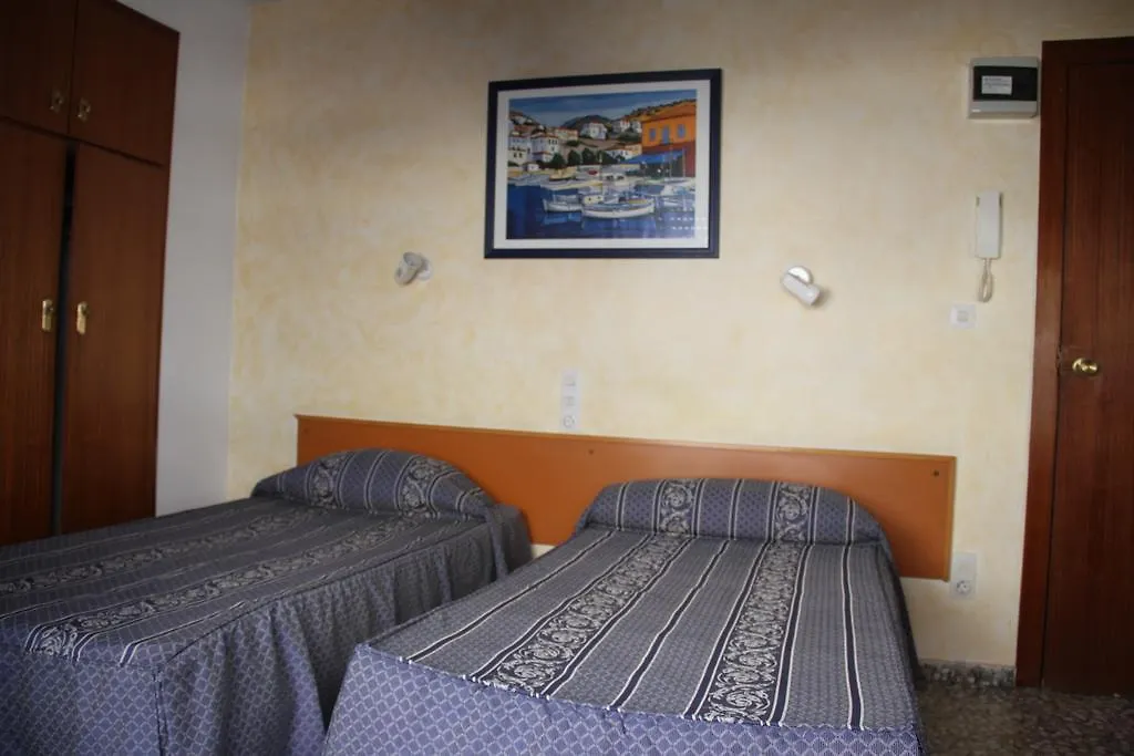 Hostal Mengual-1
