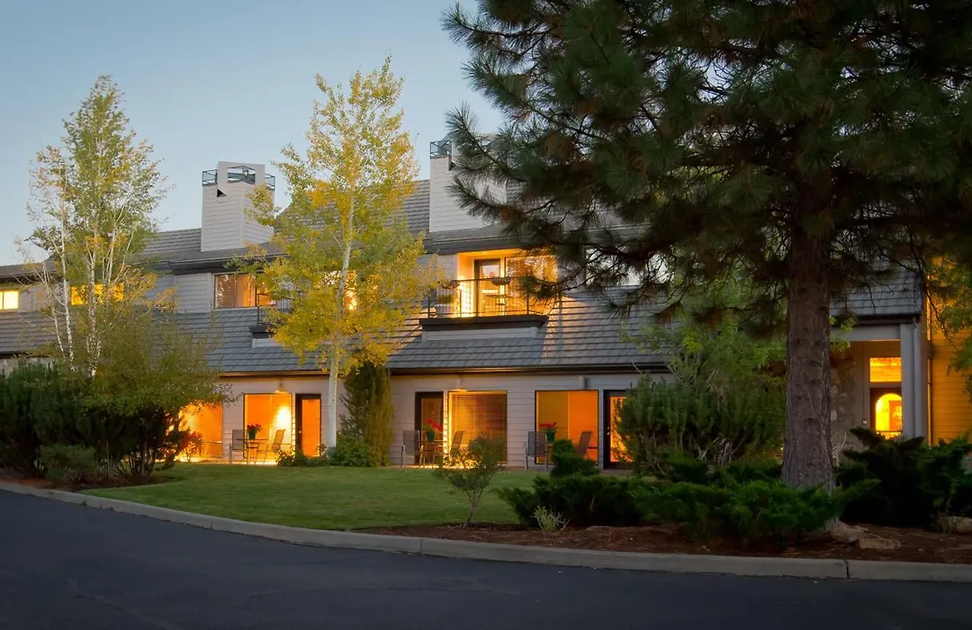 Pine Ridge Inn-1