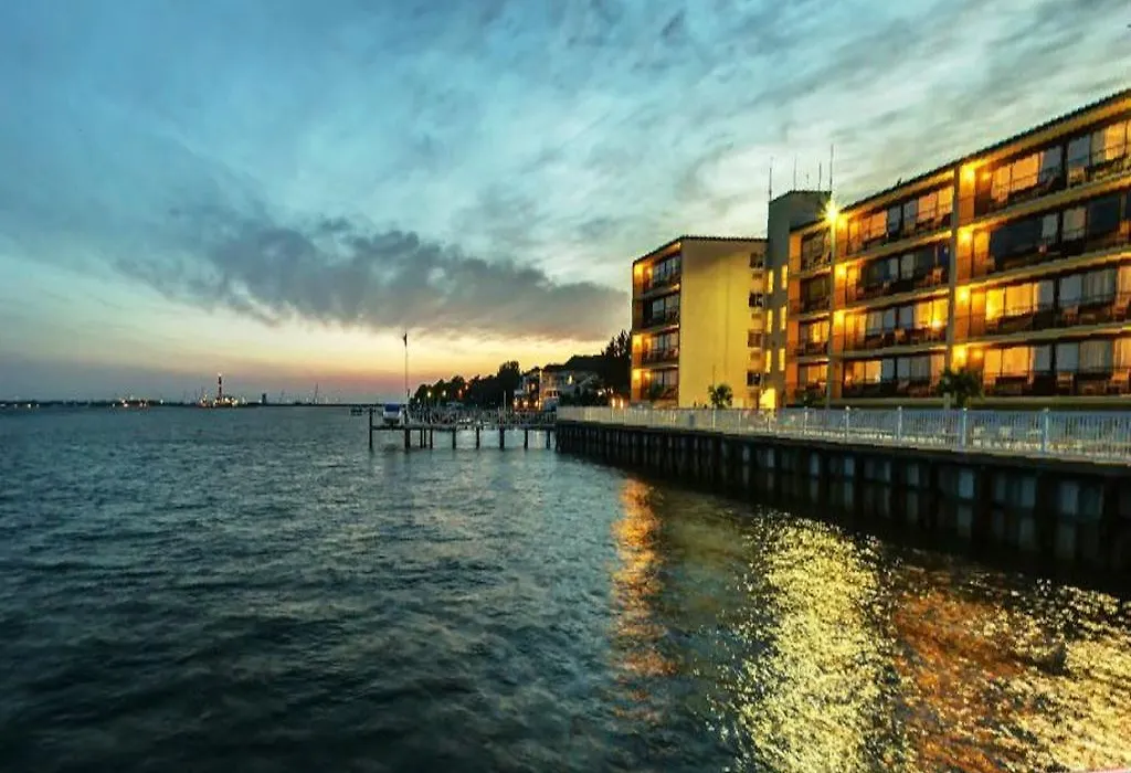 Pier 4 Hotel-1