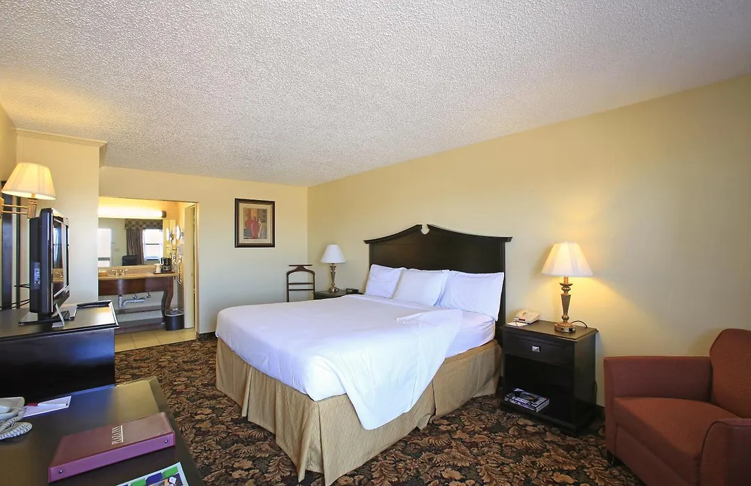 Plaza Inn Midland-1