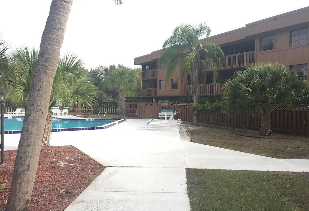 Charlotte Bay Resort-1