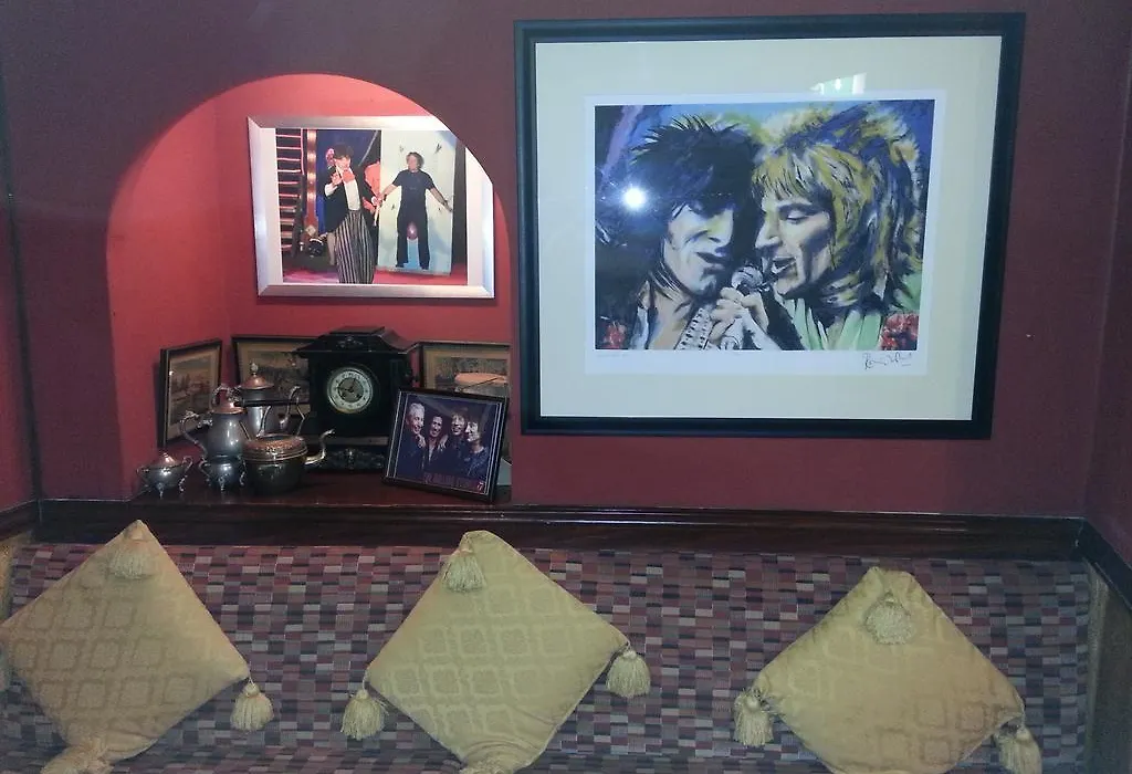 Mornington Hotel-1