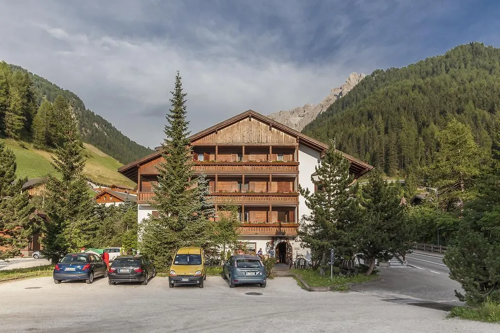 Hotel Casa Alpina - Alpin Haus-1