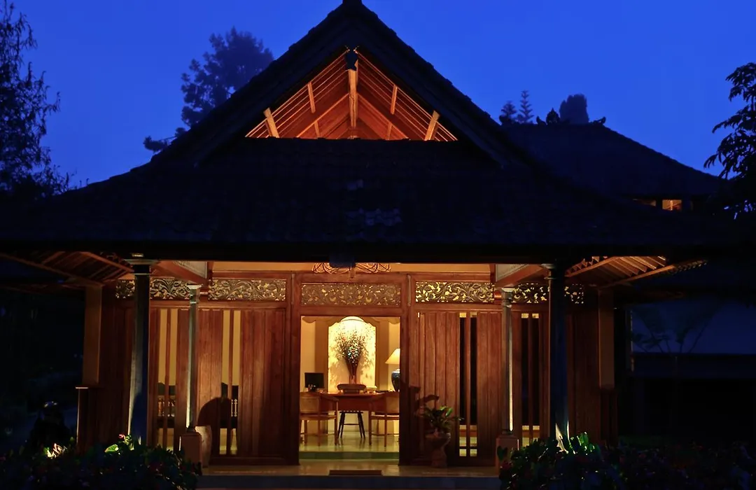 Strawberry Hill Hotel & Restaurant-1