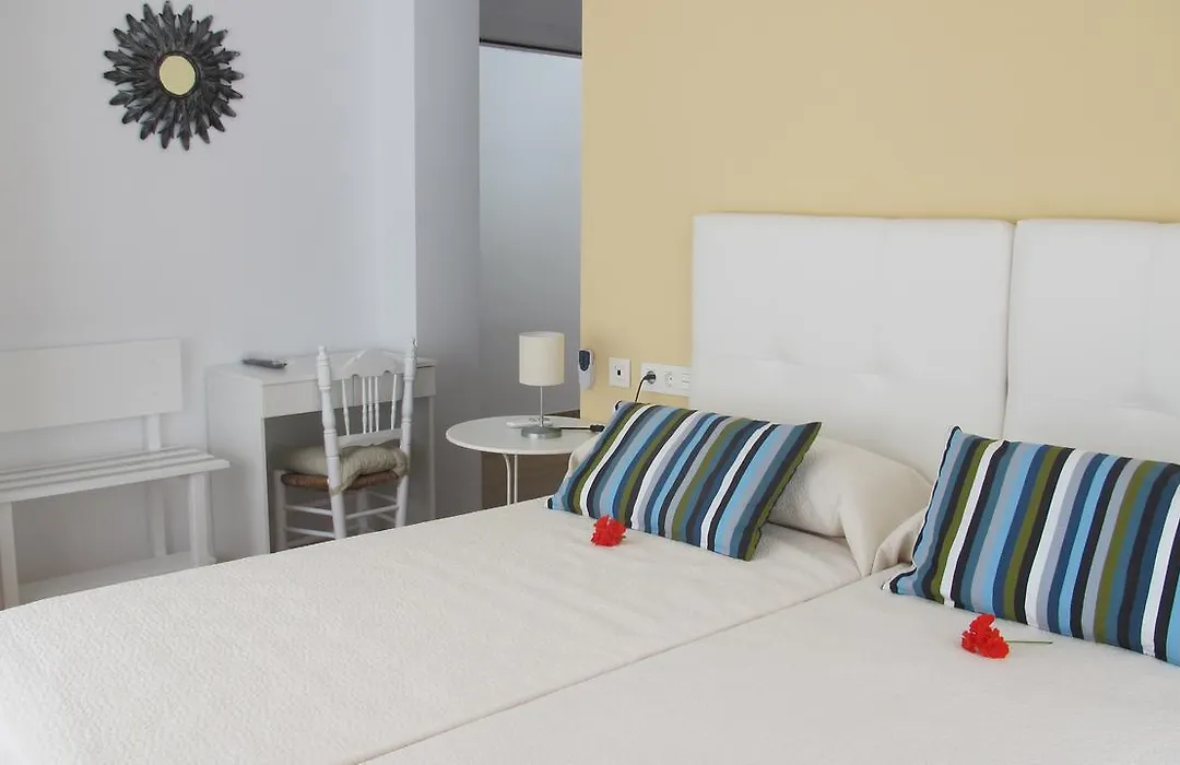 Hostal Onteniente-1