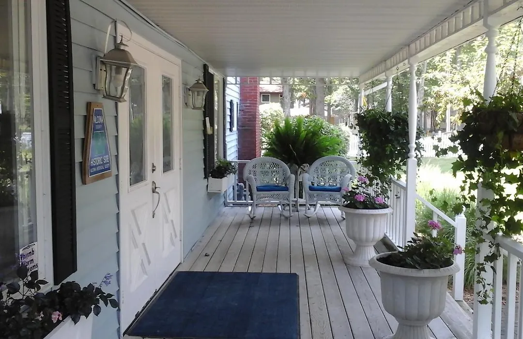 Churchill Pointe Inn-1