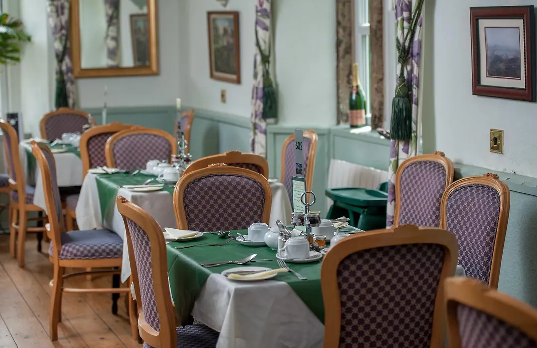 The Racehorses Hotel-1