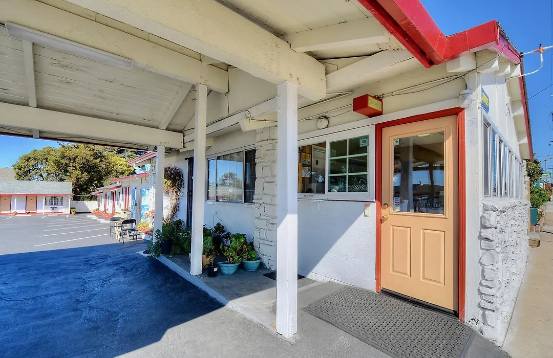 Bayside Inn-1