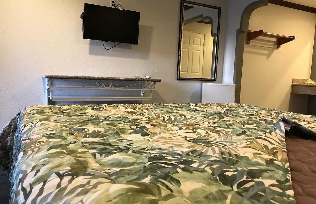 Starlight Inn, Valley Blvd - Downtown La-1
