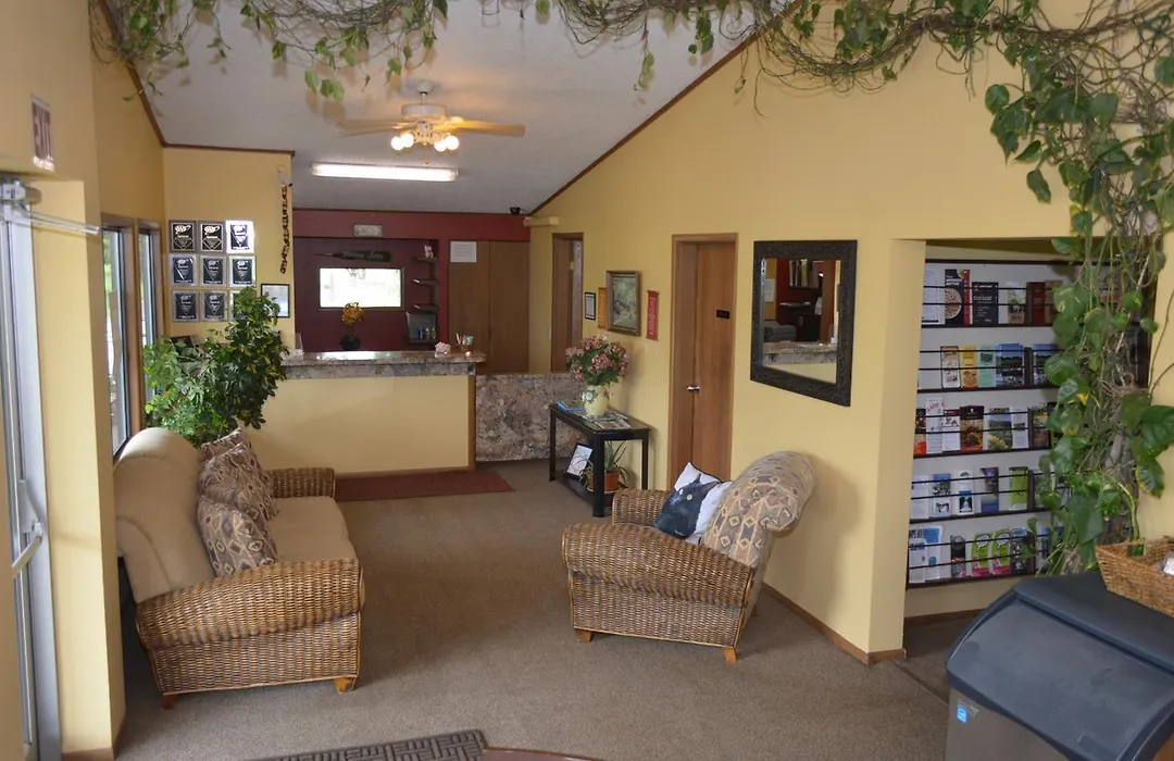 Arbor Inn Of Historic Marshall-1