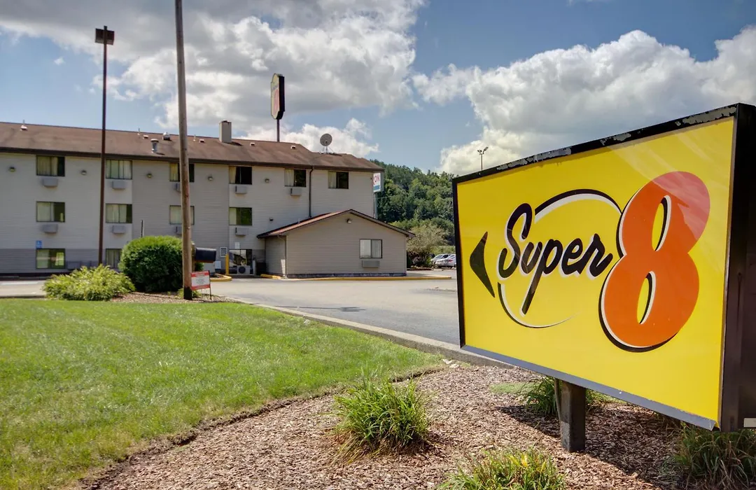 Super 8 By Wyndham Zanesville-1