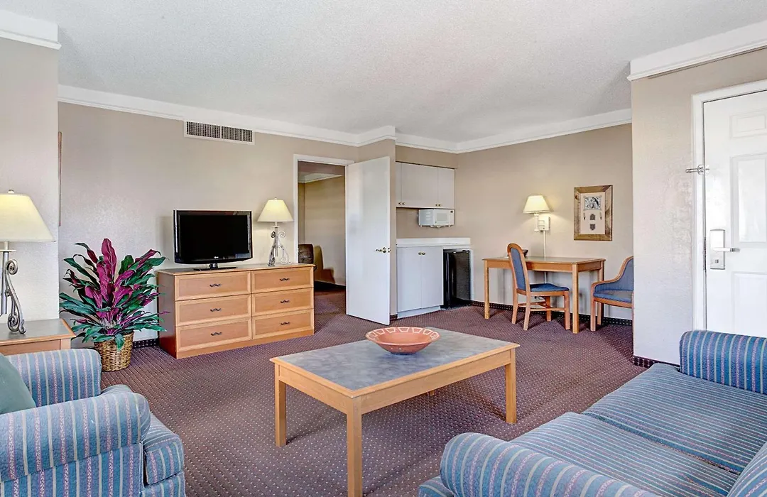 Days Inn By Wyndham Tucson City Center-1