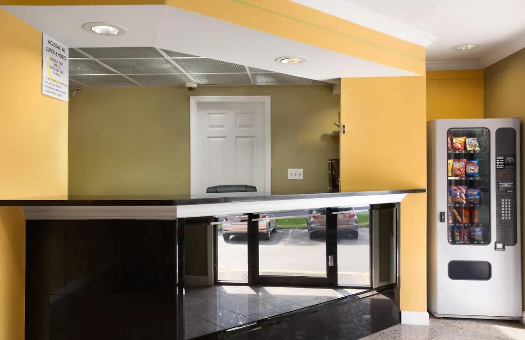 Super 8 By Wyndham Indianapolis-Southport Rd-1