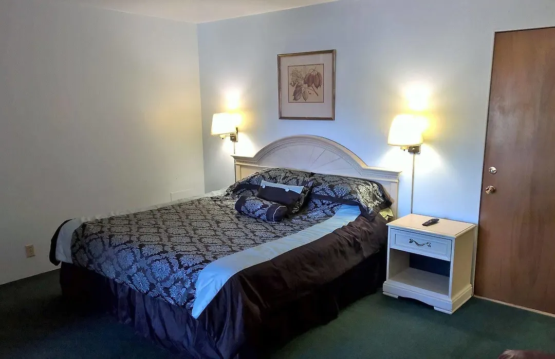 Executive Inn-1