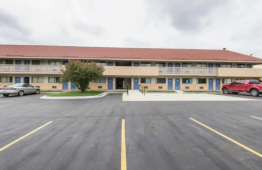 Motel 6-Overland Park, Ks-1