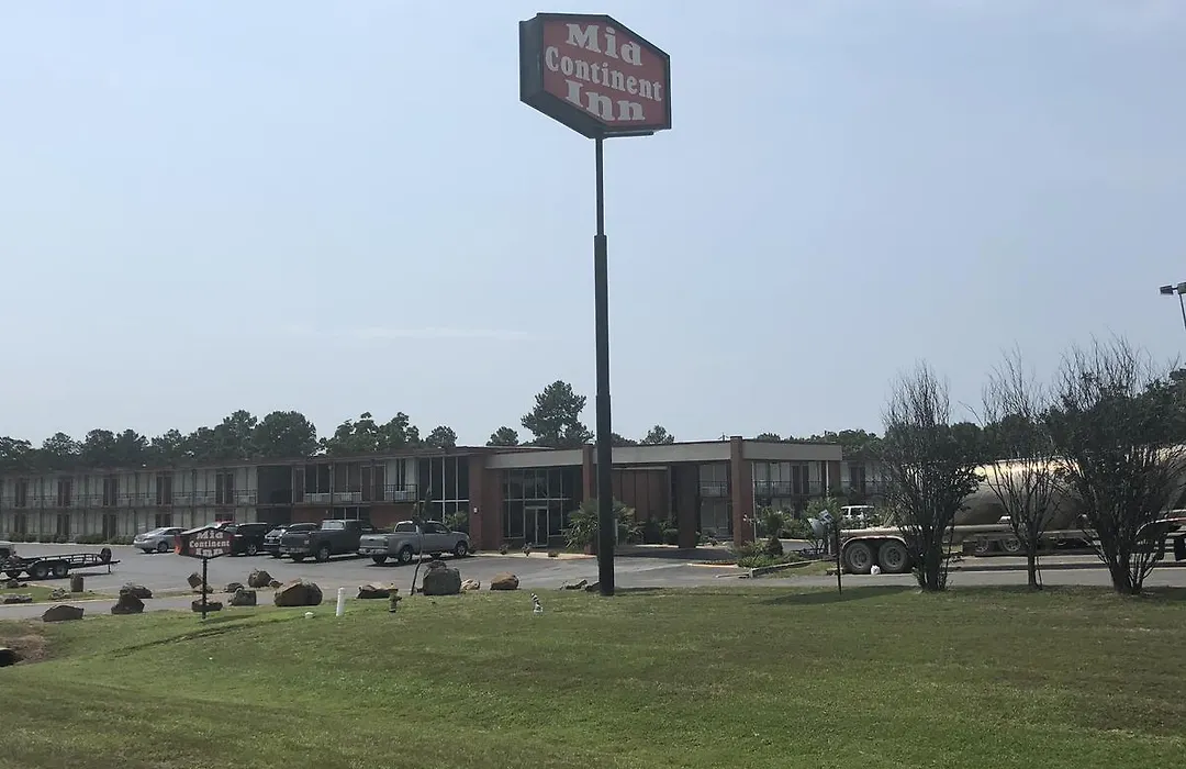 Mid Continent Inn-1