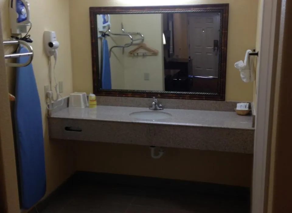 Executive Inn-1
