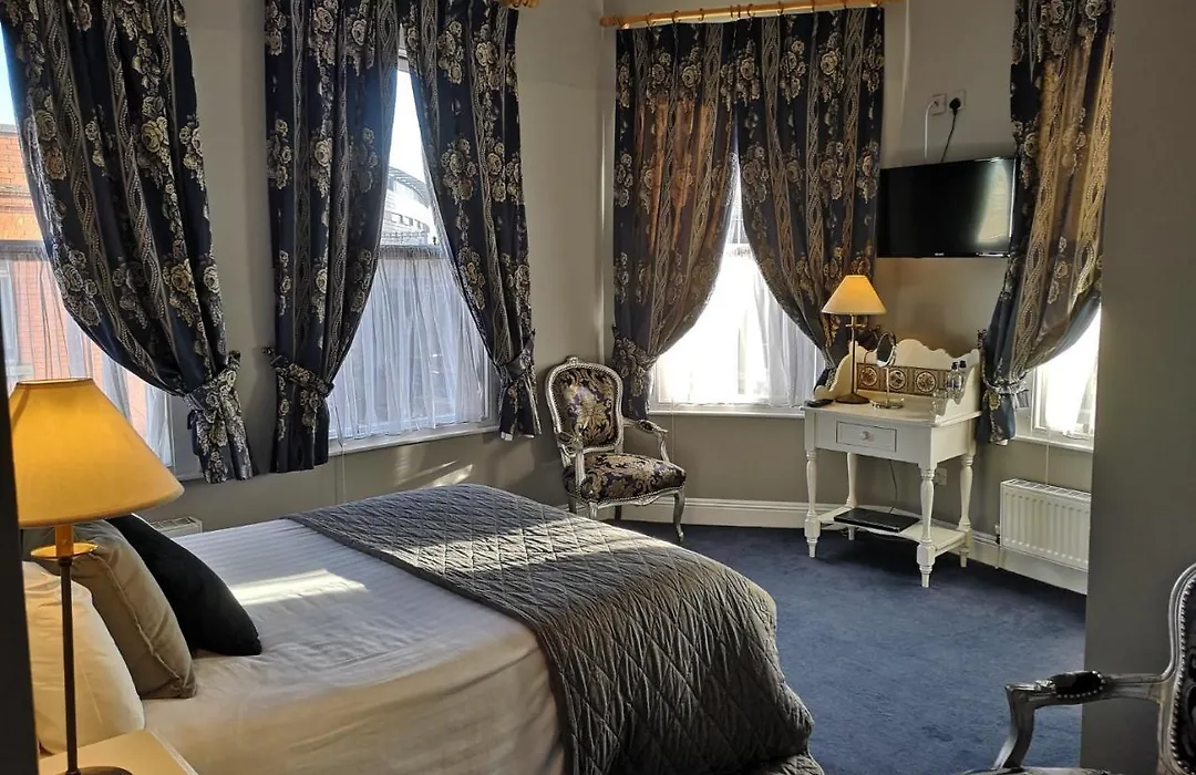 O'Neills Victorian Pub & Townhouse-1