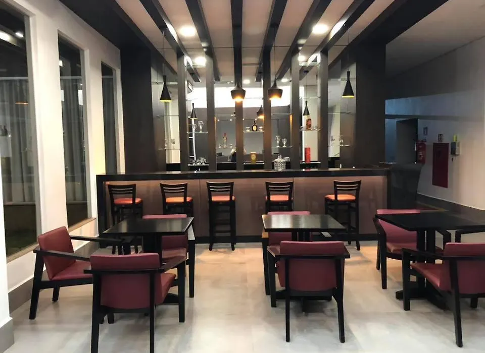 Mais Hotel Cn-1