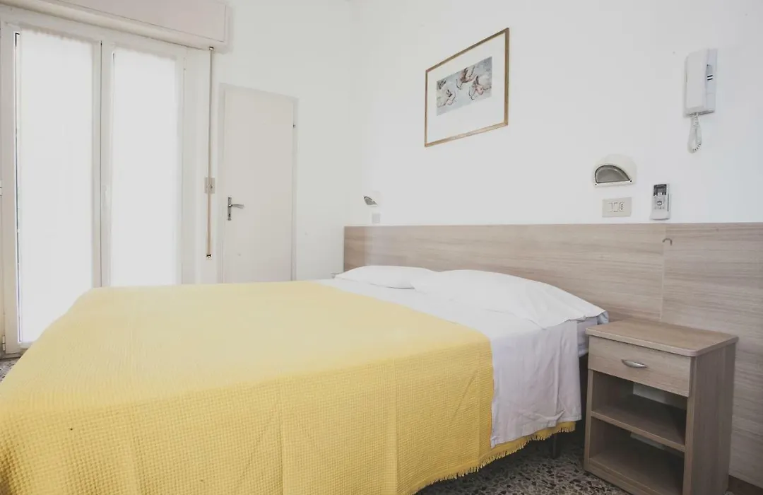 Hotel Diana-1