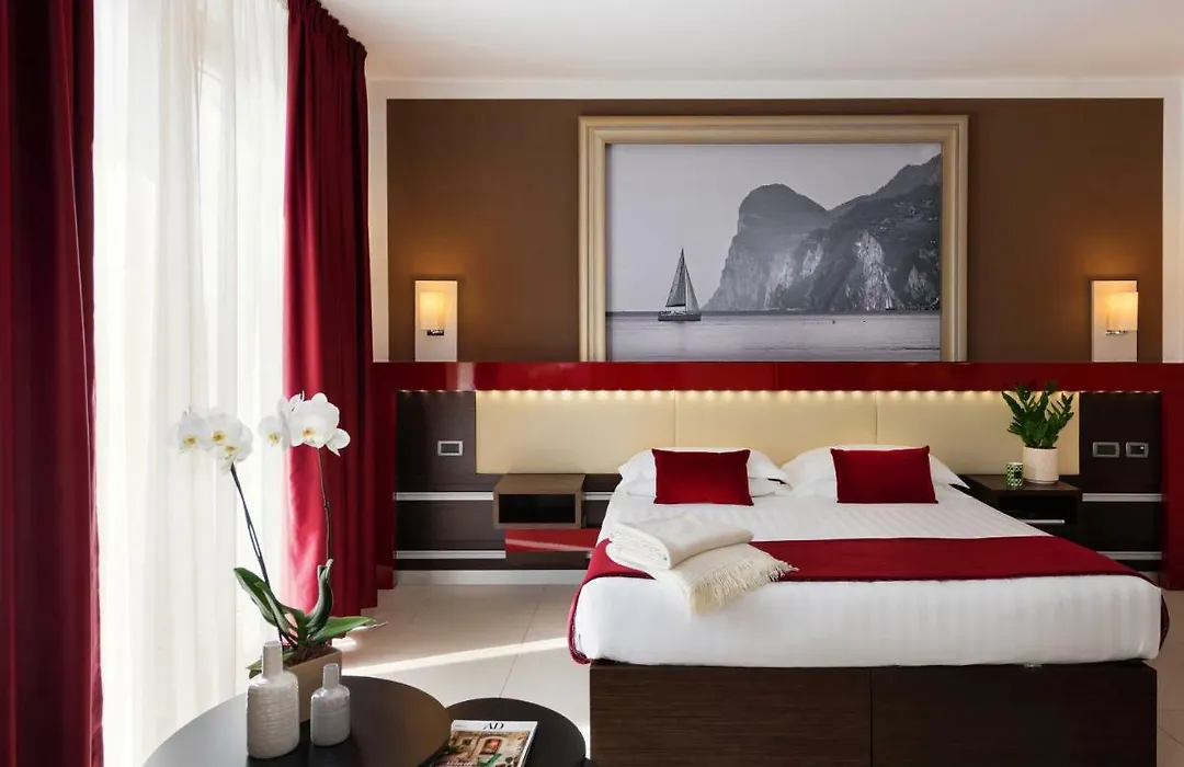 Kairos Garda Hotel-1
