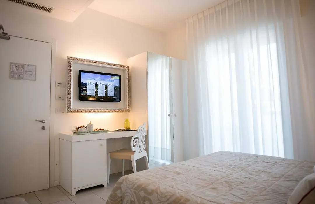 Hotel Albatros-1