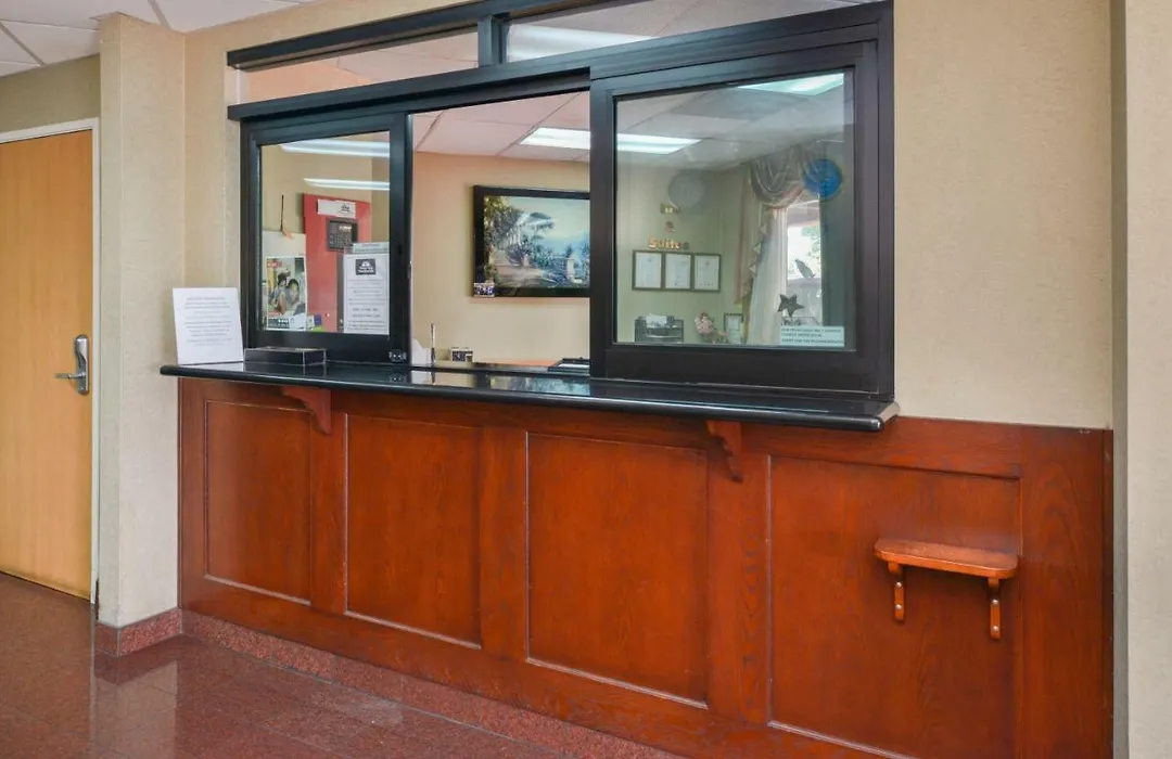 H3 Inn & Suites - Lax Airport - Los Angeles-1