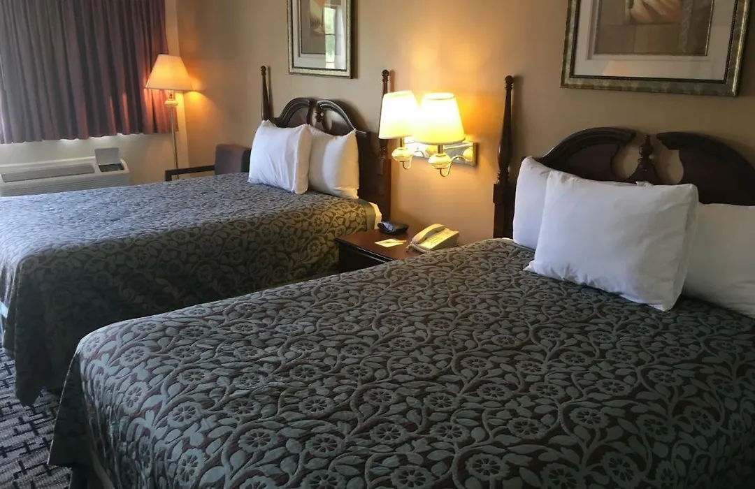 Days Inn By Wyndham Picayune-1