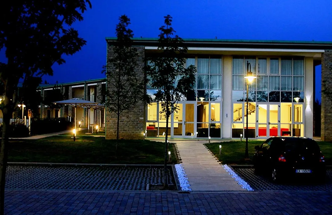 Chianti Village - Free Parking & Pool-1