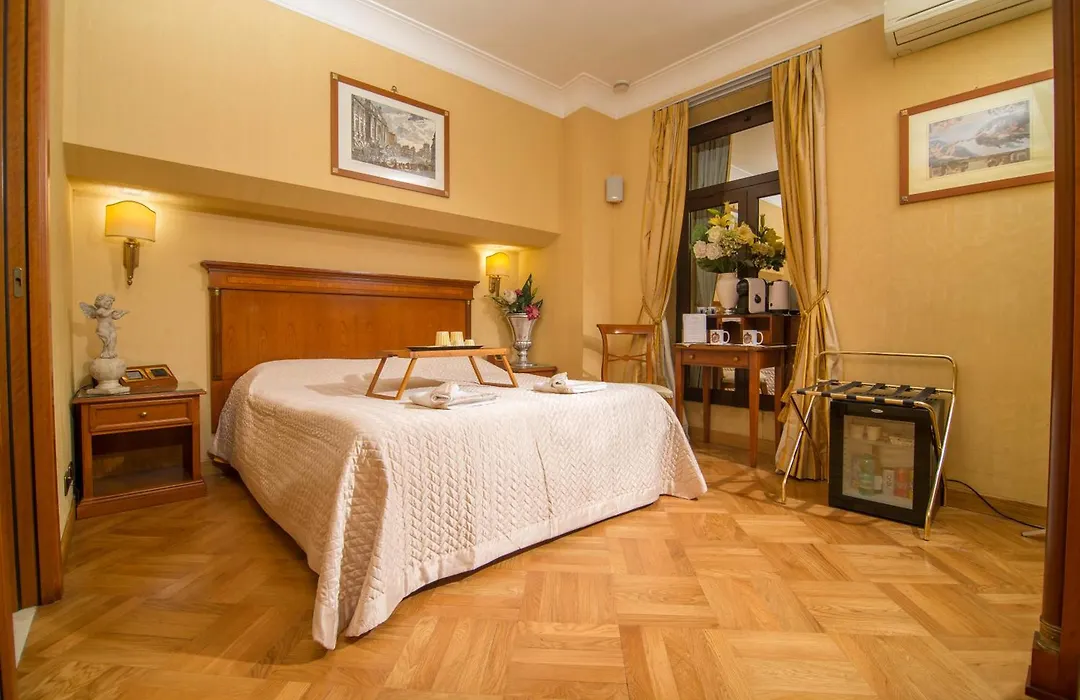 Luxury Rooms H 2000 Roma-1