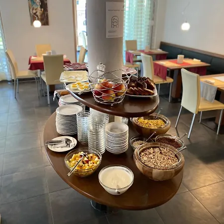 Garni - Hotel Am Burghuegel-3