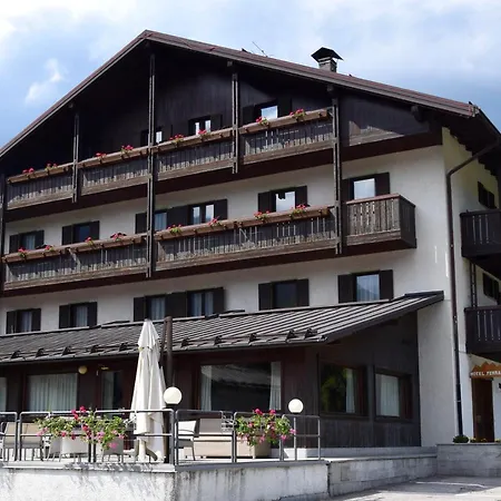 Hotel Ferrari-3