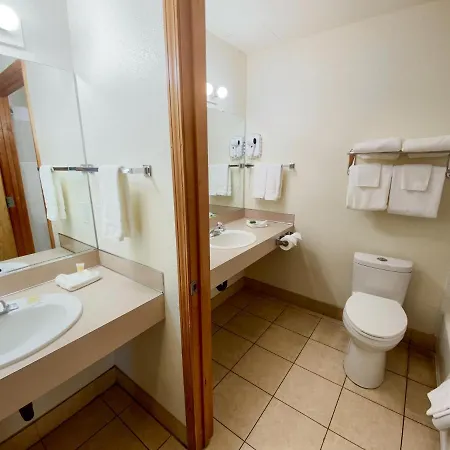 Sisters Inn & Suites-3