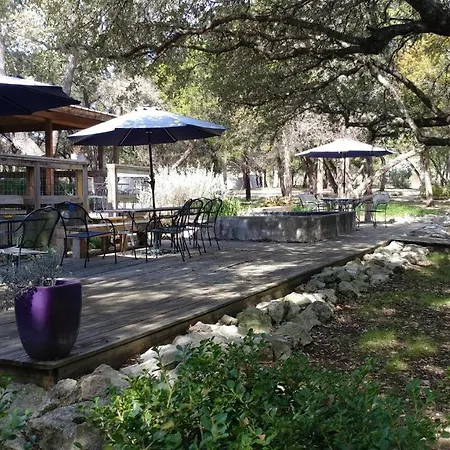 Wimberley Inn & Bar-3