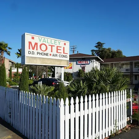 Valley Motel-2