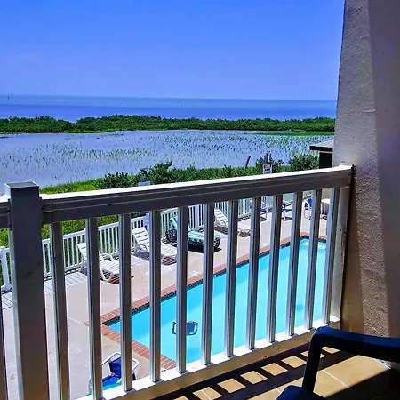 Blue Bay Inn And Suites-2