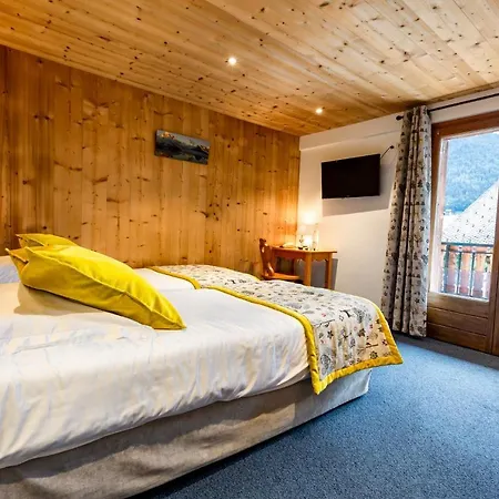 Logis Hotel Les Bruyères-2