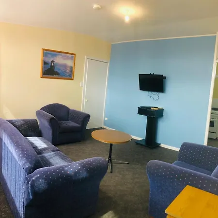 Turn-In Motel-3