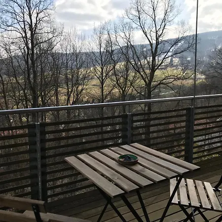 Rhönhaus mit Kreuzbergblick-3
