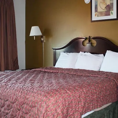 Royal Inn & Suites-3