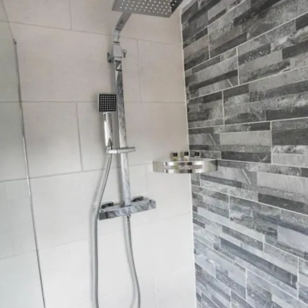 Broadcroft Hotel-3