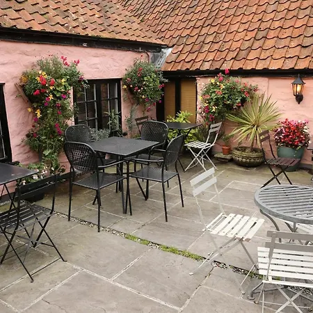 The City Arms-3