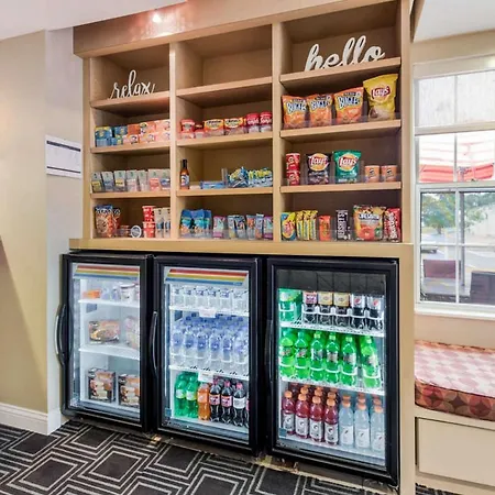 Birch Hills Suites - Blue Ash-3