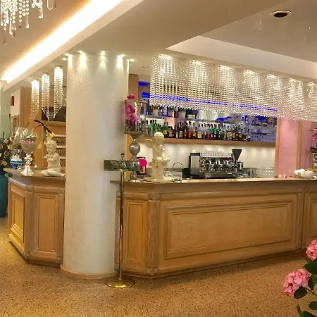 Hotel Azzurra di Gobbi Gestioni srl-3