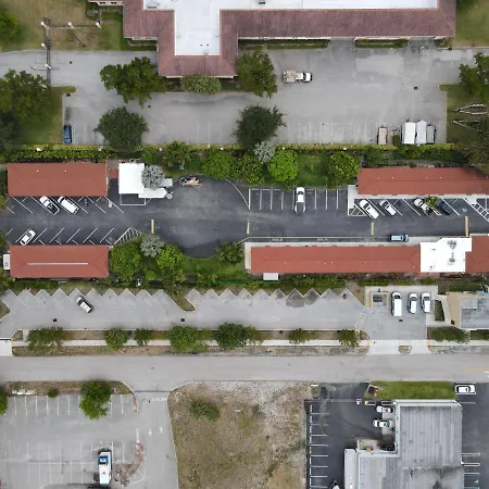 Travel Inn Of Riviera Beach-3
