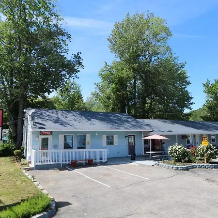 Brookside Inn & Cottages-3